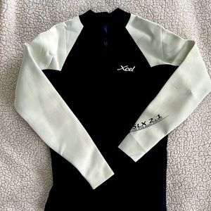 Wetsuit Top, Xcel brand, excellent condition, size 8 but fits like a 6